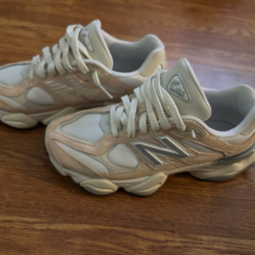 New Balance white, rose pink & grey 9060 Sneakers